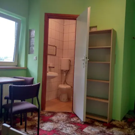 Schronisko Mlodziezowe Malgosia Lazy (Krakow)