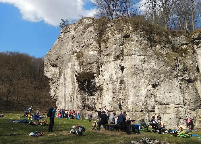 Hostel Schronisko Mlodziezowe Malgosia Lazy (Krakow)