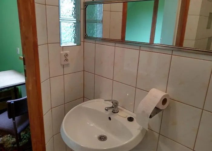 Schronisko Mlodziezowe Malgosia * Lazy (Krakow)