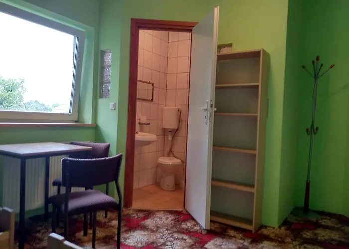 Schronisko Mlodziezowe Malgosia Lazy (Krakow)