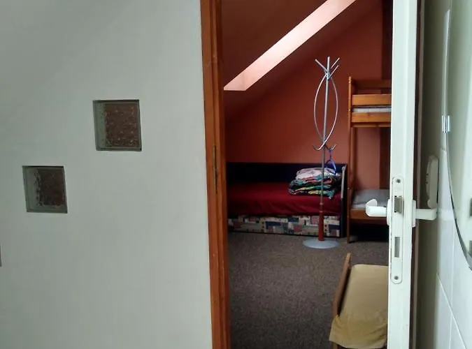 Hostel Schronisko Mlodziezowe Malgosia *