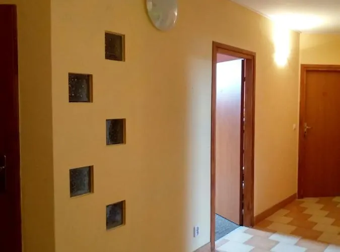 Schronisko Mlodziezowe Malgosia * Lazy (Krakow)